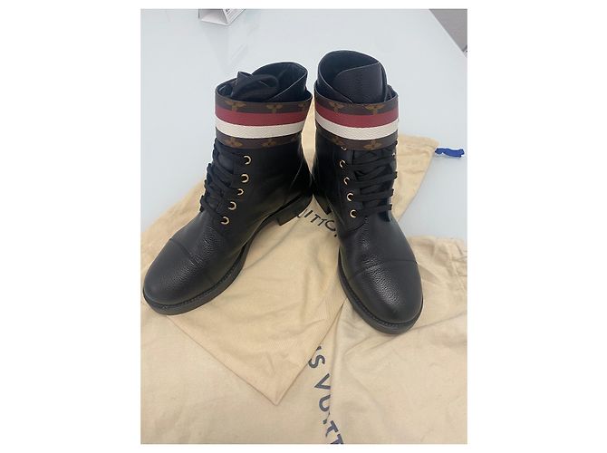 Botines Louis Vuitton Ranger Flat Negro - vista 9