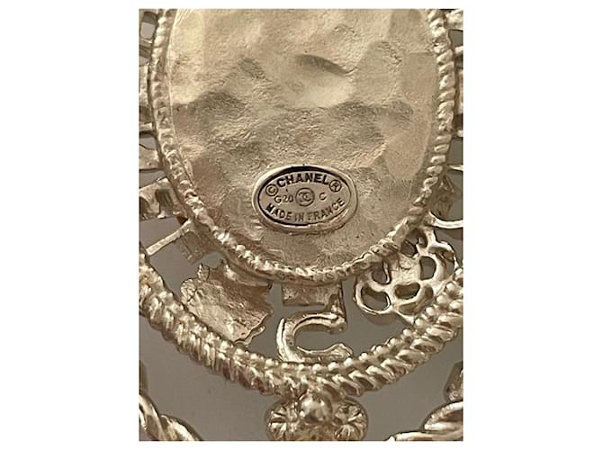 Spilla Chanel con strass e perle dorata D'oro - vista 7