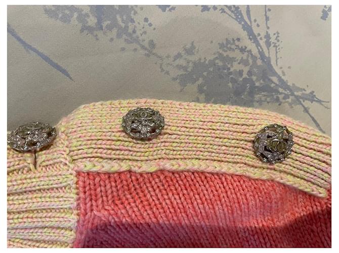Chanel Kaschmirpullover in Rosa mit Schmuckknöpfen Pink - Ansicht 5
