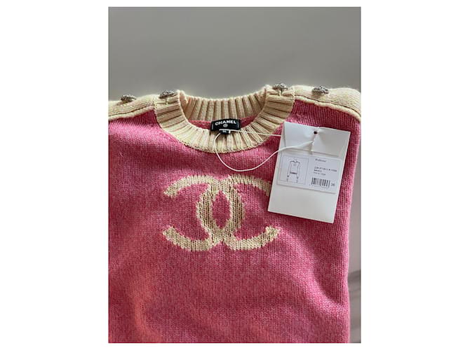 Chanel Kaschmirpullover in Rosa mit Schmuckknöpfen Pink - Ansicht 7