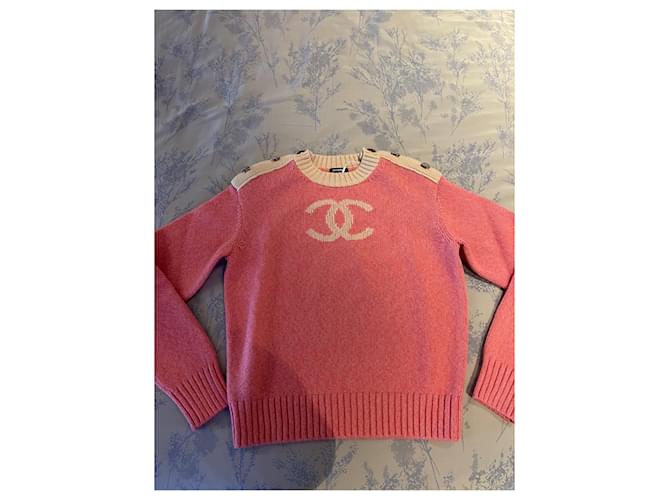 Chanel Kaschmirpullover in Rosa mit Schmuckknöpfen Pink - Ansicht 9