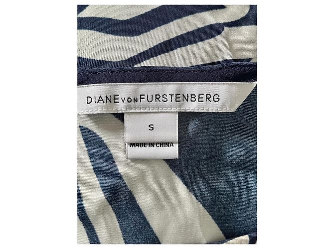 Diane Von Furstenberg DvF Harriet Kleid mit Blumenmuster Weiß Marineblau - Ansicht 5