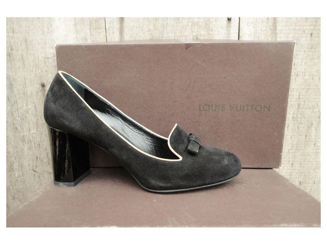 Louis Vuitton Uniform Pumps Schwarz Wildleder - Ansicht 3