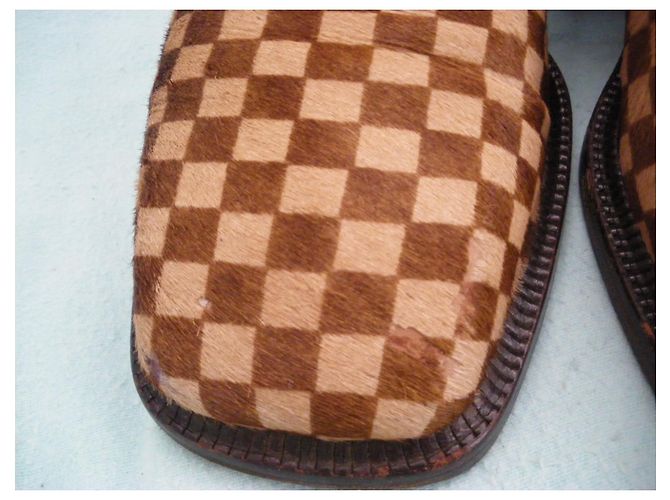 Botas Louis Vuitton en piel estilo potro - vista 7