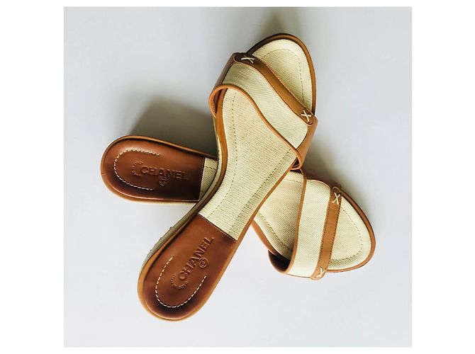 Chanel Leder und Canvas Slides Creme Karamell Roh - Ansicht 11