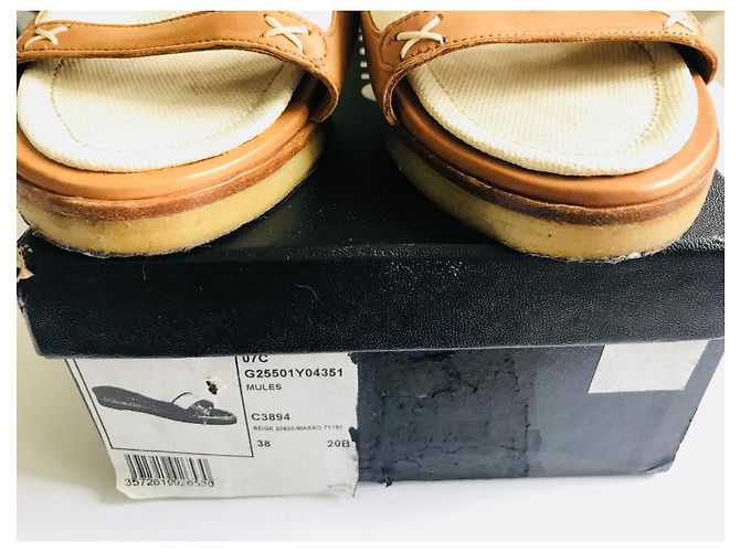 Chanel Leder und Canvas Slides Creme Karamell Roh - Ansicht 15