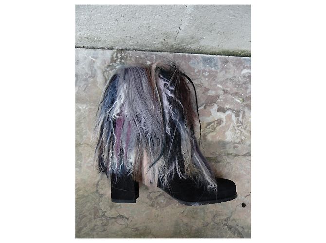 Stivaletti Stuart Weitzman in pelle nera e ecopelliccia multicolore 36 IT Nero - vista 2