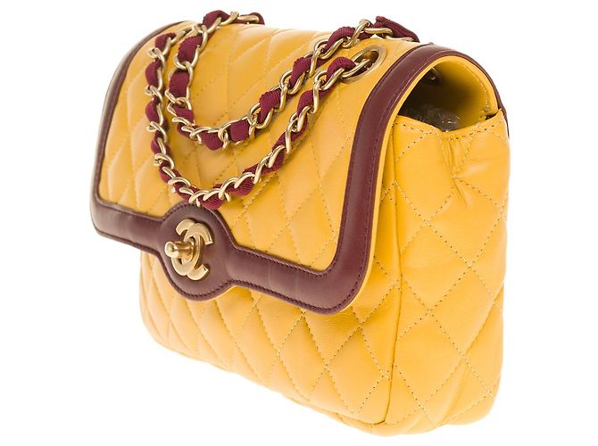 Diana Sac Chanel Timeless/Classico in Pelle Gialla - 100171 Giallo - vista 3