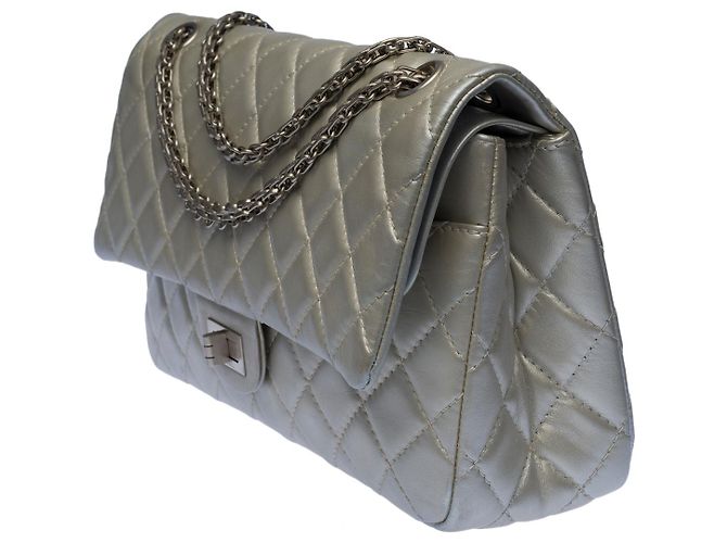 Mademoiselle Chanel Tasche 2.55 aus silbernem Leder - 100179 - Ansicht 3
