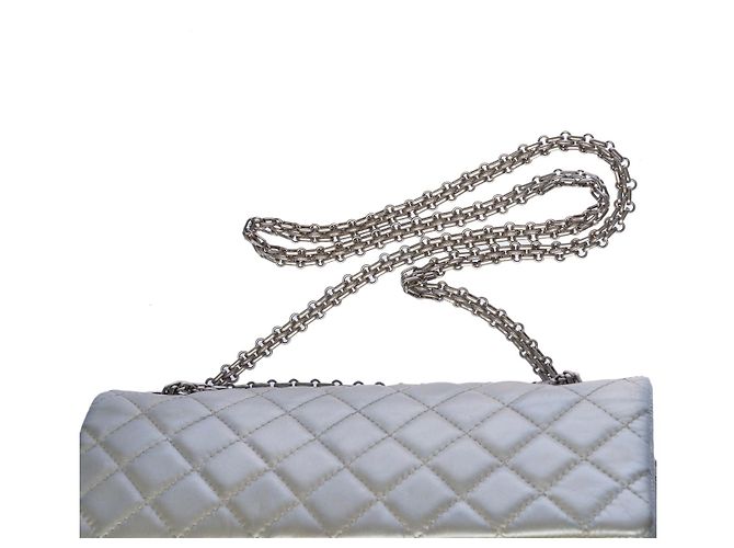 Mademoiselle Chanel Tasche 2.55 aus silbernem Leder - 100179 - Ansicht 8