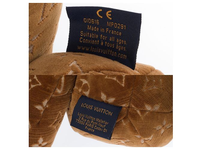 EXCEPTIONNEL OURS EN PELUCHE LOUIS VUITTON "DOUDOU" EN TISSU DOUX BEIGE ET MARRON MONOGRAMME - vue 9