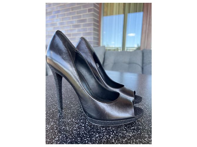 Décolleté Peep Toe Brian Atwood in pelle nera con plateau glitter - vista 3