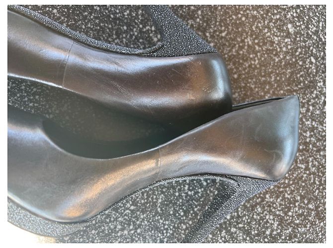Décolleté Peep Toe Brian Atwood in pelle nera con plateau glitter - vista 8