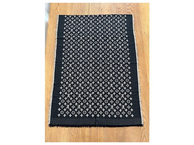 Sciarpa Louis Vuitton Miss LV in seta nera Nero - vista 2