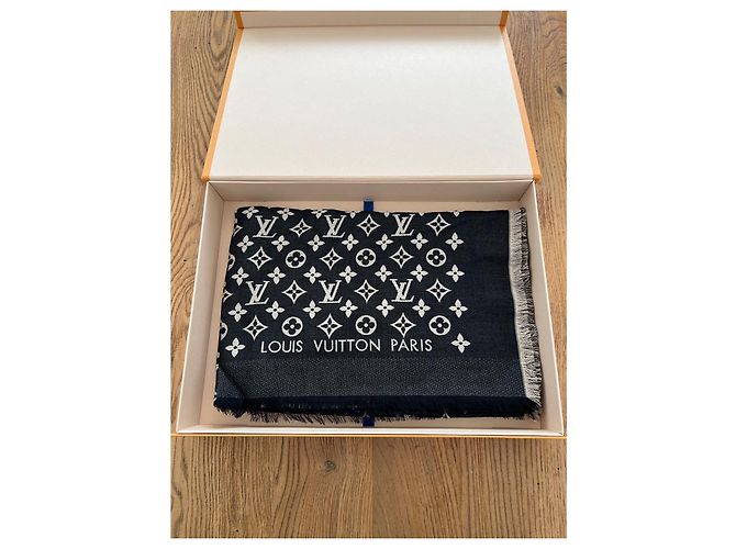 Sciarpa Louis Vuitton Miss LV in seta nera Nero - vista 5