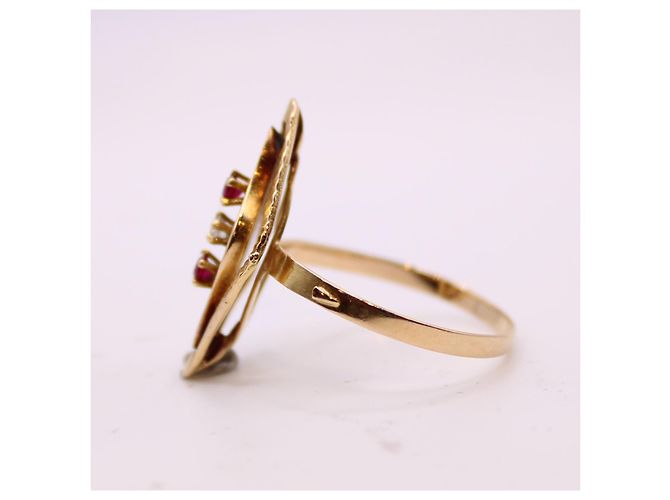 Autre Marque Ring aus Gelbgold 750%oder mit Wasserzeichen, Rautenmuster mit Rubinen und Zirkonoxiden Gold hardware - Ansicht 5