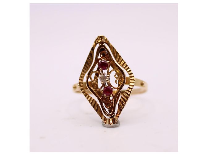 Autre Marque Ring aus Gelbgold 750%oder mit Wasserzeichen, Rautenmuster mit Rubinen und Zirkonoxiden Gold hardware - Ansicht 7