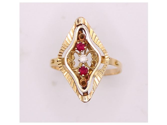 Autre Marque Ring aus Gelbgold 750%oder mit Wasserzeichen, Rautenmuster mit Rubinen und Zirkonoxiden Gold hardware - Ansicht 8