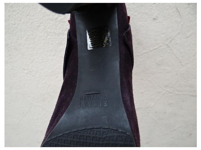 Botas de cano curto Stuart Weitzman em couro roxo escuro bordô Bordeaux - vista 10