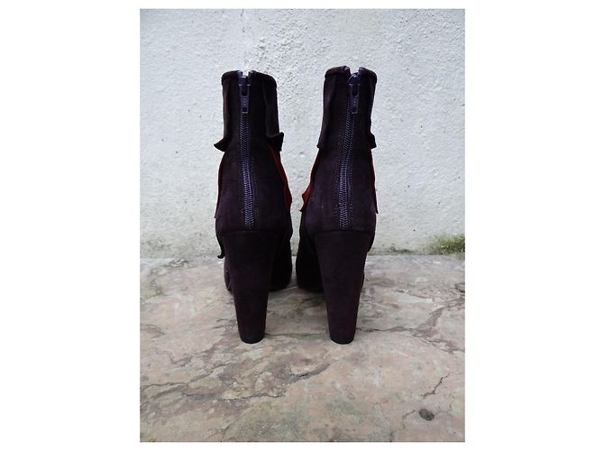 Botas de cano curto Stuart Weitzman em couro roxo escuro bordô Bordeaux - vista 8