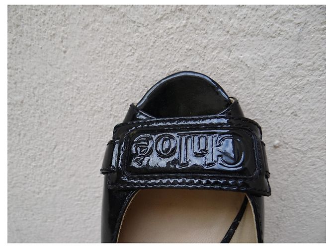 Décolleté Peep Toe Chloé in Vernice Nera Nero - vista 4