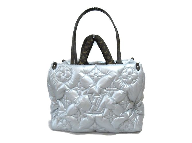 Louis Vuitton Cuscino gigante monogramma OnTheGo GM M21053 Argento - vista 2