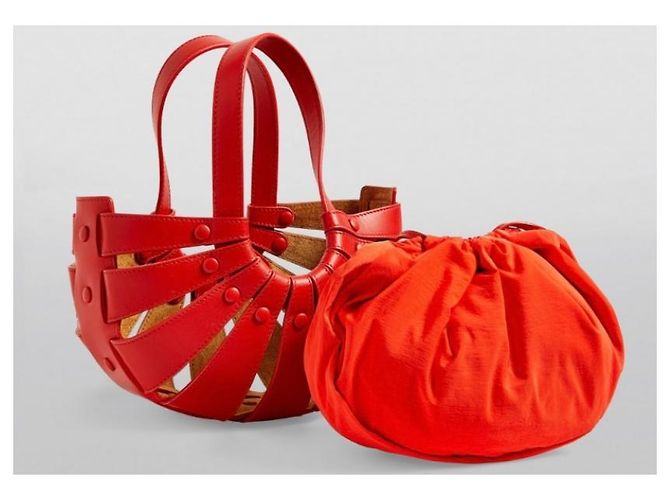 Borsa a mano Bottega Veneta The Shell in pelle traforata rossa Rosso - vista 2