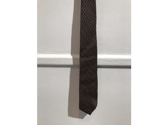 Cravatta Gucci in seta marrone con stampe - vista 2