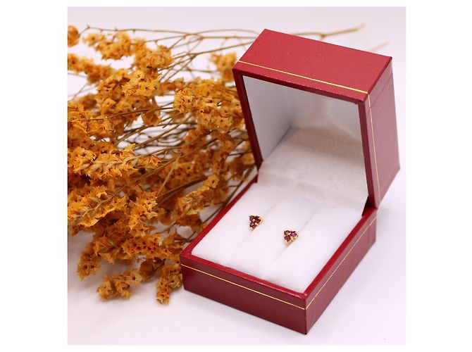 Autre Marque Trilogia di orecchini di rubini con borchie in oro giallo 750%O Rosso Gold hardware - vista 6