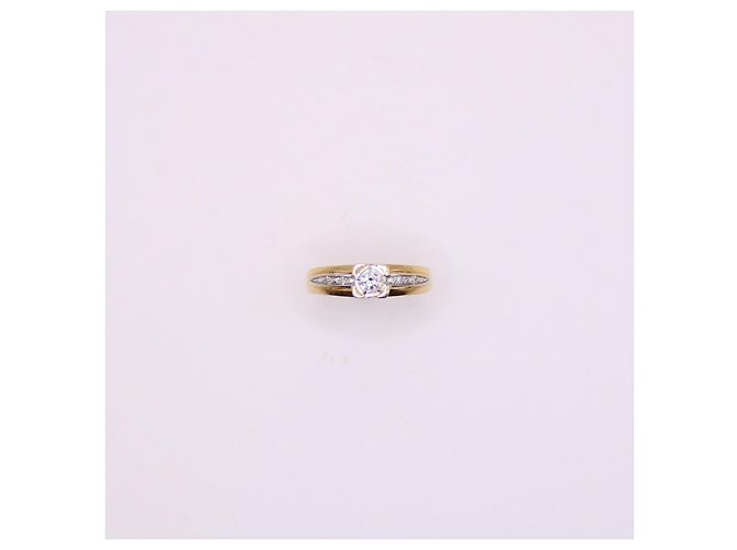 Autre Marque Anello con diamante centrale e diamanti corpo in oro giallo 750%O Gold hardware - vista 8