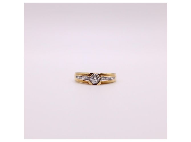 Autre Marque Anello con diamante centrale e diamanti corpo in oro giallo 750%O Gold hardware - vista 9