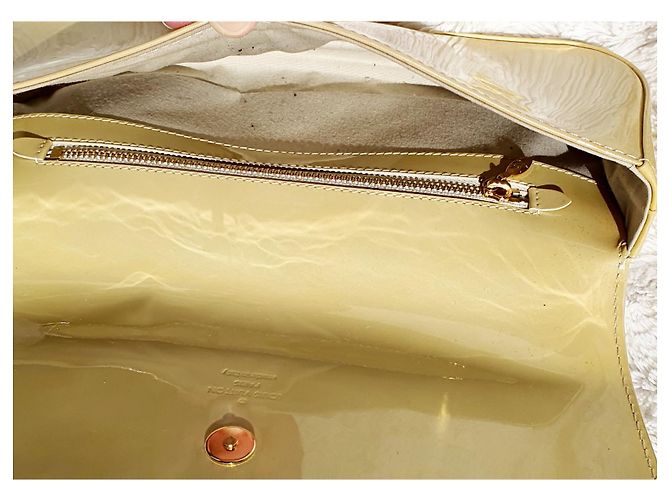 Bolso de mano Louis Vuitton Sobe de charol Amarillo - vista 3