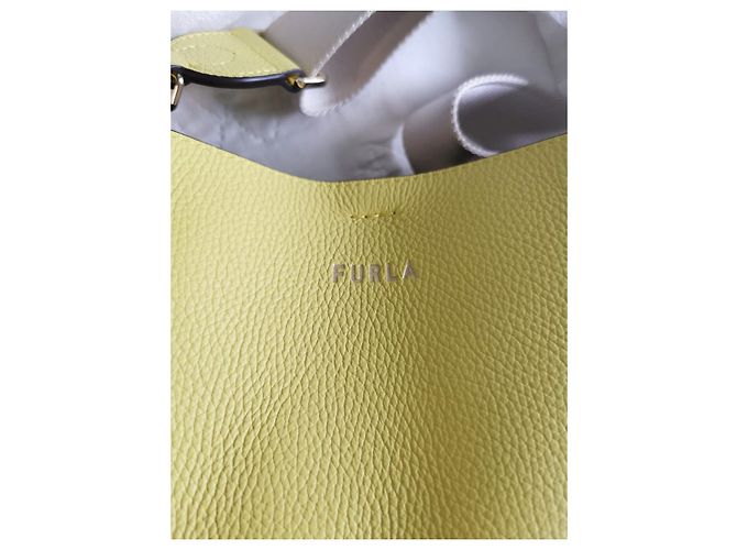 Borsa a secchiello Furla in pelle gialla Beige Giallo Gold hardware - vista 11