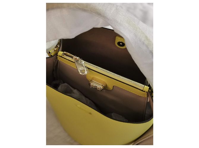 Borsa a secchiello Furla in pelle gialla Beige Giallo Gold hardware - vista 12