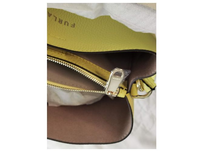 Borsa a secchiello Furla in pelle gialla Beige Giallo Gold hardware - vista 13