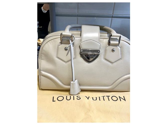 Bowling Borsa Louis Vuitton Montaigne in pelle Epi avorio Bianco sporco - vista 4