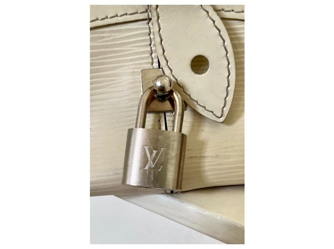 Bowling Borsa Louis Vuitton Montaigne in pelle Epi avorio Bianco sporco - vista 8