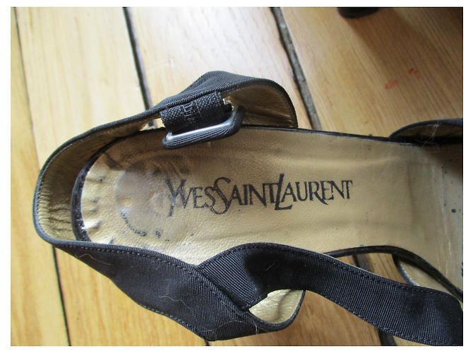 Yves Saint Laurent Schwarze Sandalen aus Rips, 37,5. - Ansicht 6