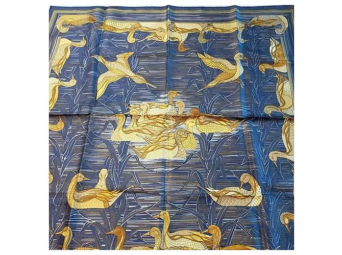 Hermès Ermete 1981 La Mare Aux Canards Carré de Soie in colore raro Nero Blu Multicolore Beige D'oro Giallo Bronzo Blu navy Blu scuro - vista 4