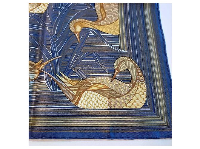 Hermès Ermete 1981 La Mare Aux Canards Carré de Soie in colore raro Nero Blu Multicolore Beige D'oro Giallo Bronzo Blu navy Blu scuro - vista 6