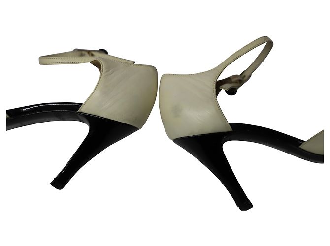 Timeless Chanel Ankle Strap Sandalen aus beigem Leder Weiß - Ansicht 10