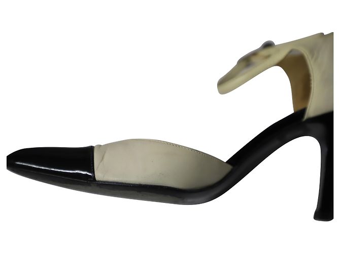 Timeless Chanel Ankle Strap Sandalen aus beigem Leder Weiß - Ansicht 7
