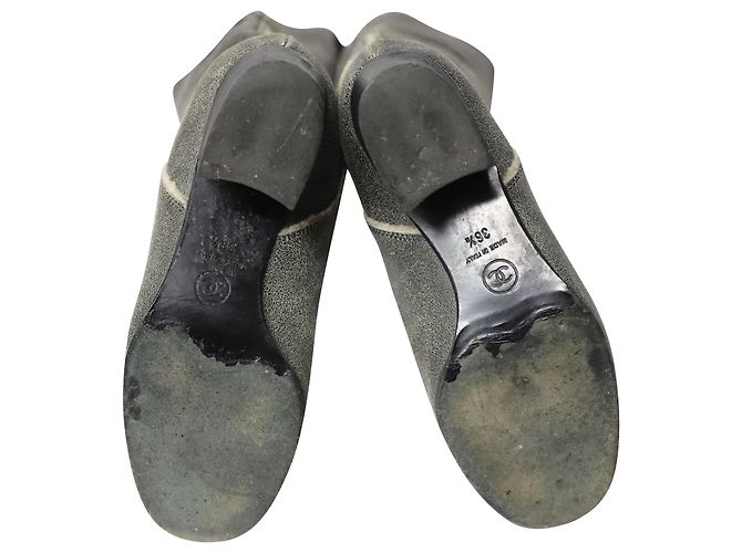 Chanel Textured Shearling Lining Boots aus schwarzem Leder Grau - Ansicht 5