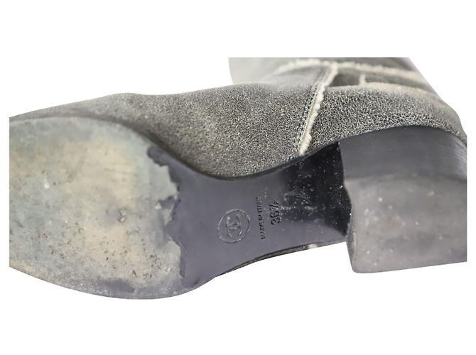 Chanel Textured Shearling Lining Boots aus schwarzem Leder Grau - Ansicht 6