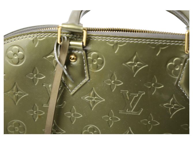 Sac à main Louis Vuitton Alma MM Vernis en Cuir Verni Vert - vue 10