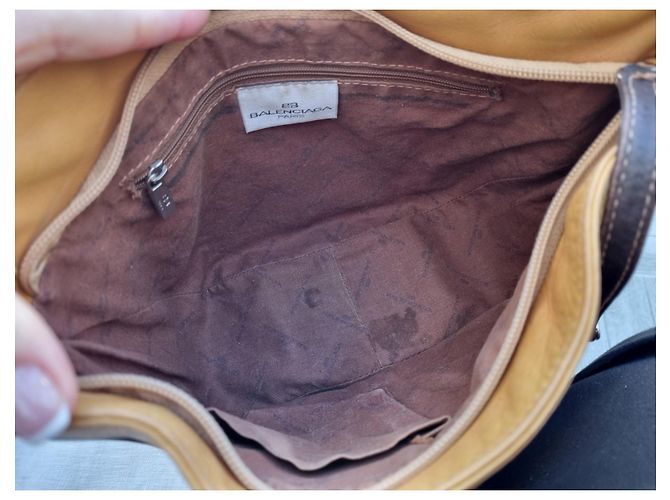 Borsa a tracolla Balenciaga in pelle marrone cammello Beige - vista 7