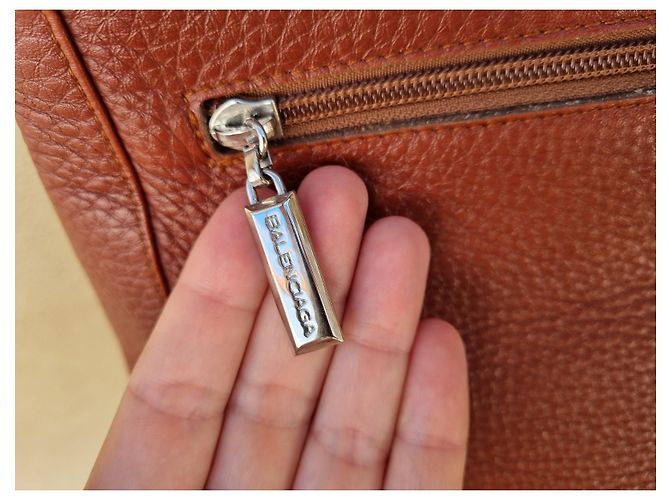 Borsa a tracolla Balenciaga in pelle marrone Marrone scuro - vista 10