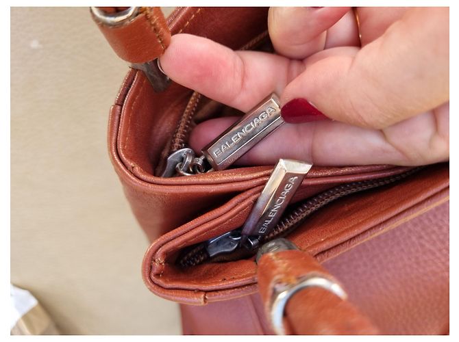 Borsa a tracolla Balenciaga in pelle marrone Marrone scuro - vista 9