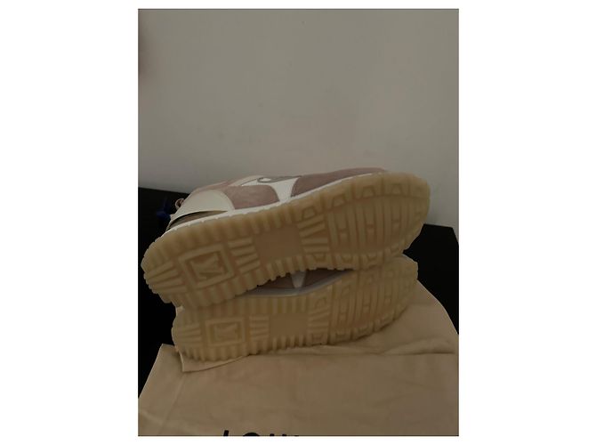 Baskets Louis Vuitton Run Away en cuir blanc - vue 5