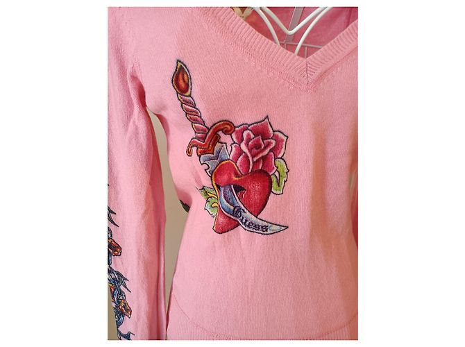 Suéter Guess de Cachemira Rosa con Estampado Tattoo - vista 3